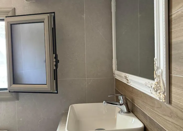 Lavender House 2 - *